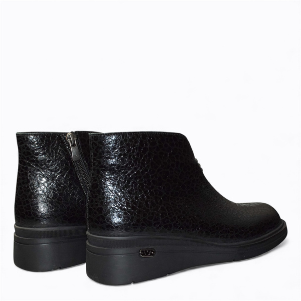 Renissa Women's Black Leather Ankle Boots