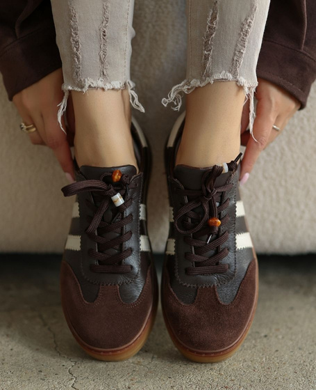 Skórzane czekoladowe sneakersy damskie Zenovia