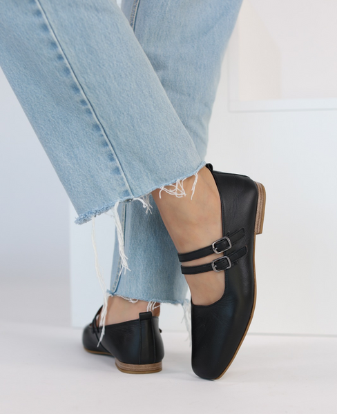 Albrika Women's Black Leather Low-Cut Shoes