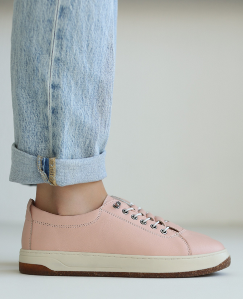 Arestia Women's Leather Powder-Colored Low-Top Shoes
