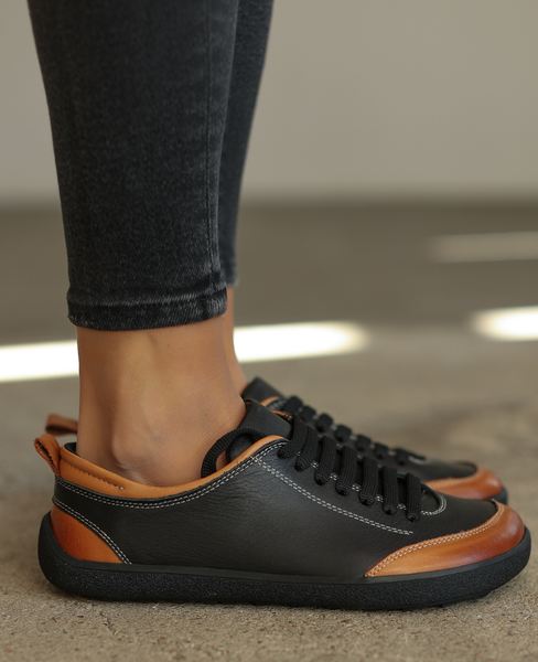 Teleira Women's Black Leather Barefoot Low-Top Shoes