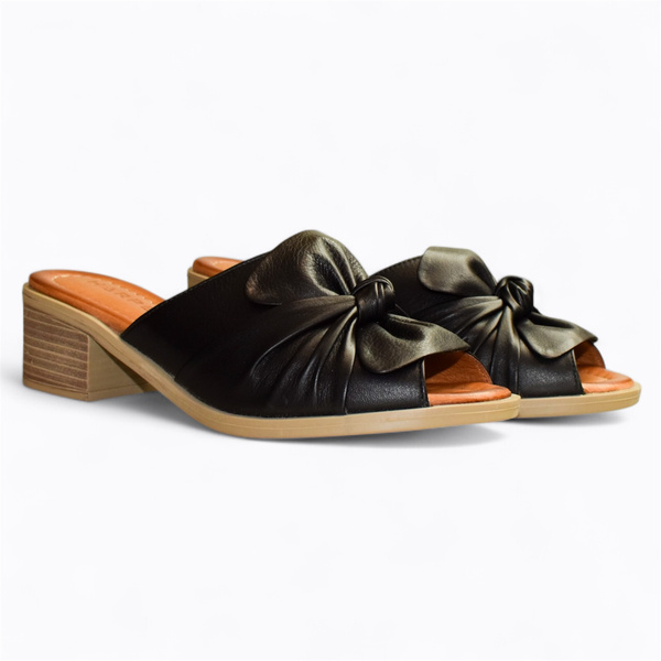CZARNE KLAPKI DAMSKIE CHAMBY