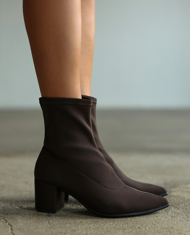 Kubelia Women's Chocolate-Colored Ankle Boots
