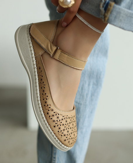 Zovelia Women's Cappuccino Leather Loafers