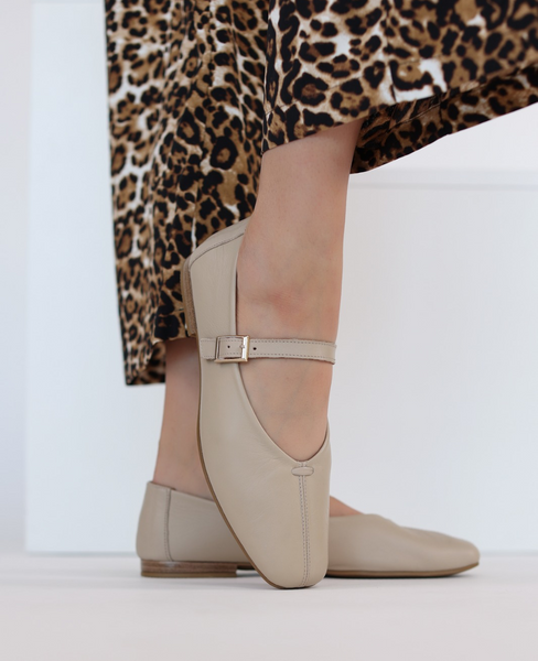 Olivina Beige Leather Women's Low-Cut Shoes