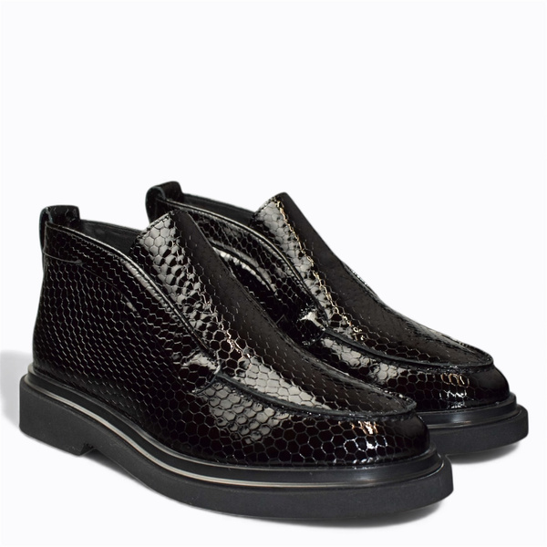 Oristia Women's Black Leather Ankle Boots