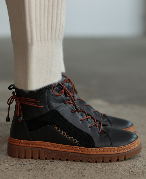 Kateria Women's Black Leather Boots