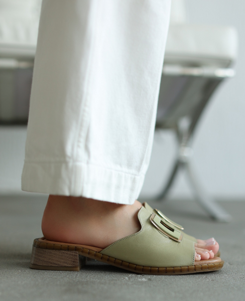 Terlisa Women's Green Leather Flip-Flops