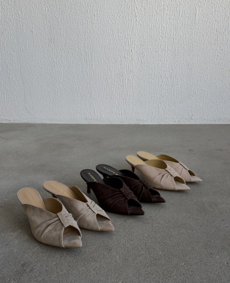 Klavina Beige Leather Women's Flip-Flops