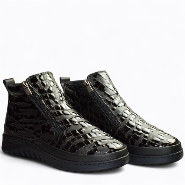 Eudoria Women's Black Leather Ankle Boots