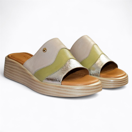 Nollene Women's Gray Leather Flip-Flops