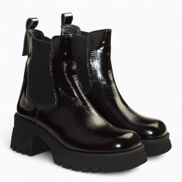Zarelin Women's Black Leather Ankle Boots