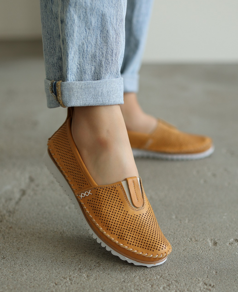 Rimavel Women's Mustard-Colored Leather Low-Cut Shoes