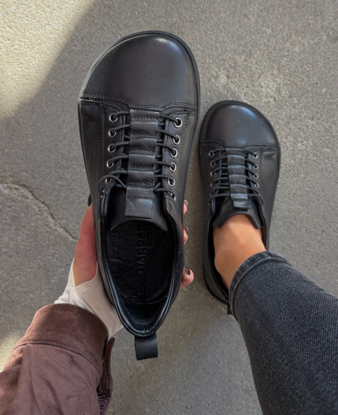 Velinna Women's Black Leather Barefoot Low-Top Shoes