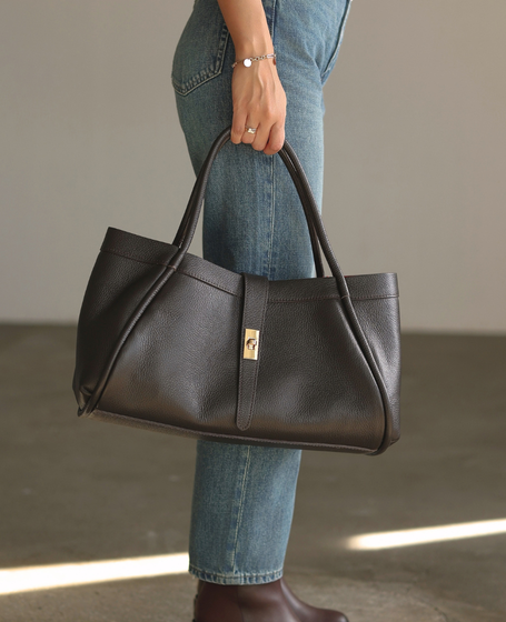 Foliria XL Chocolate - Large Women's Leather Handbag