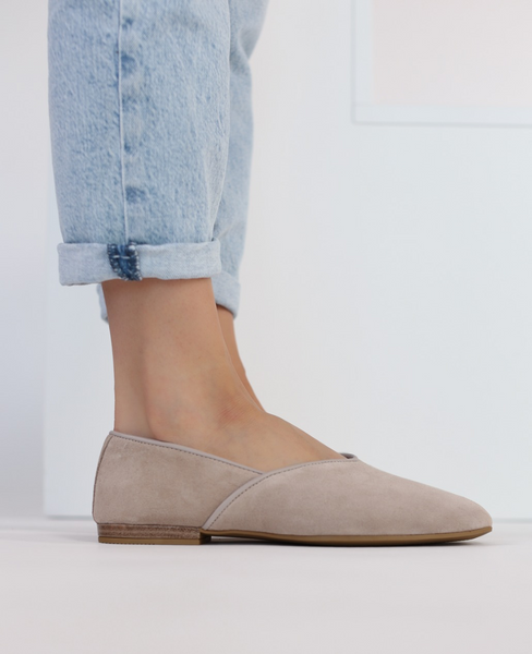 Ovelkia Women's Gray Leather Ballerina Flats