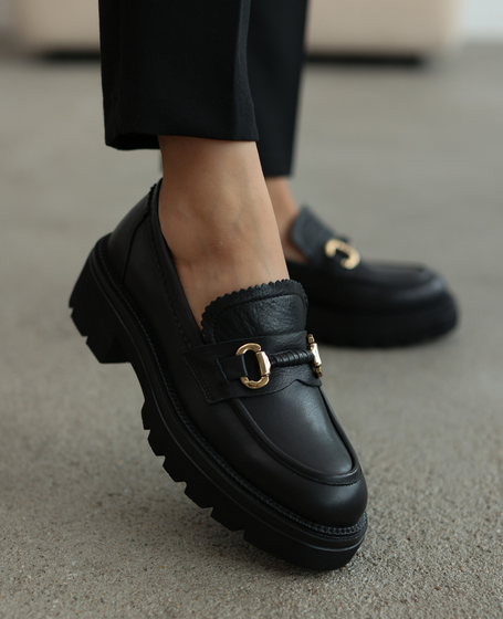 Belioni Women's Black Leather Low-Cut Shoes