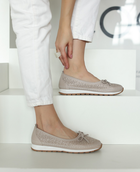 Arvella Beige Leather Women's Ballerina Flats