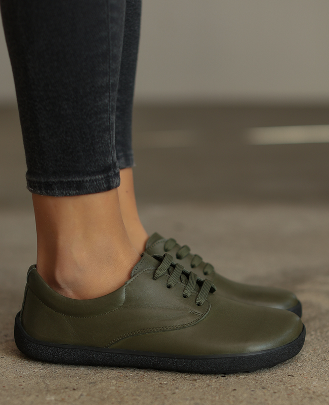 Skórzane oliwkowe barefoot półbuty damskie Serilda