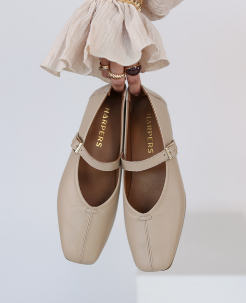 Olivina Beige Leather Women's Low-Cut Shoes