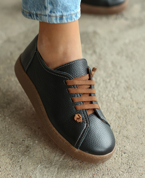 Naviena Women's Black Leather Low-Cut Shoes