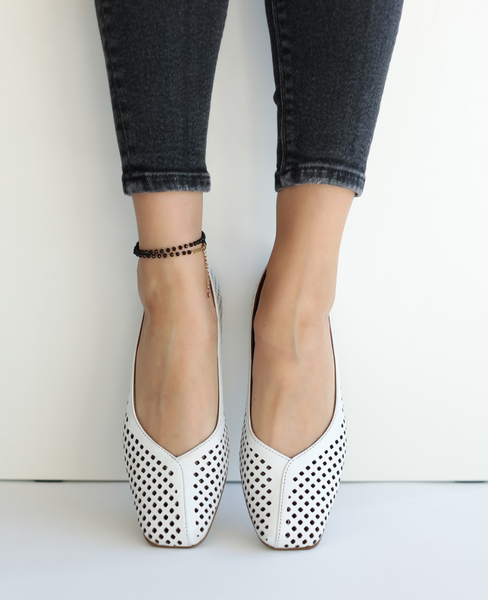 Marilis Women's White Leather Ballerina Flats