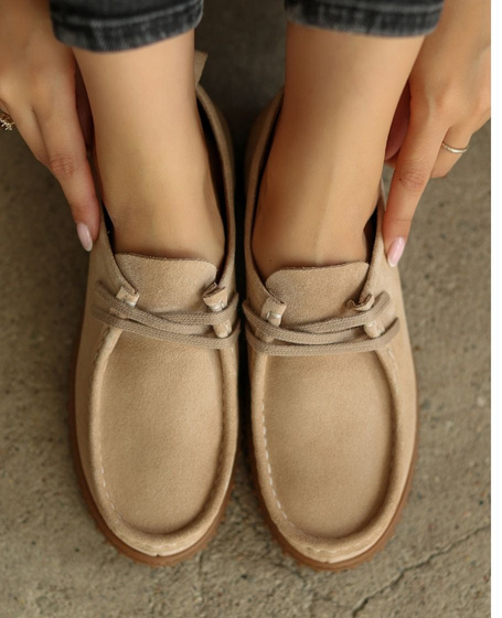 Viretia Beige Leather Women's Low-Top Shoes