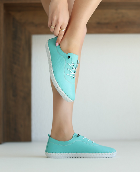Rivessa Women's Mint-Colored Leather Low-Top Shoes