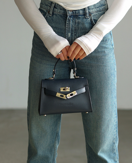 Ignatia XS Granat – Women's Mini Leather Handbag