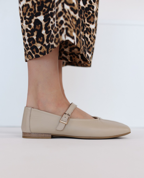 Olivina Beige Leather Women's Low-Cut Shoes