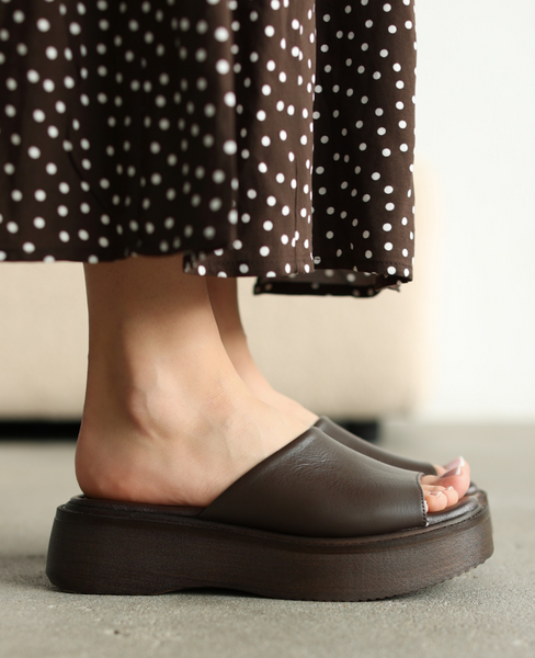 Lirnisa Women's Leather Chocolate-Colored Flip-Flops