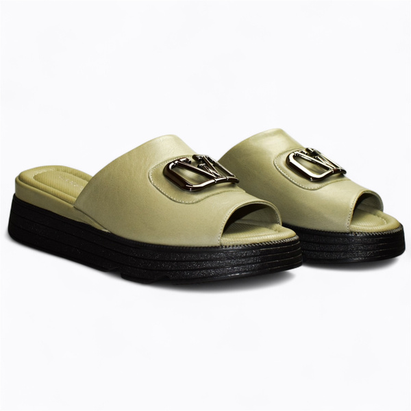 KARILDA WOMEN'S GREEN FLIP-FLOPS