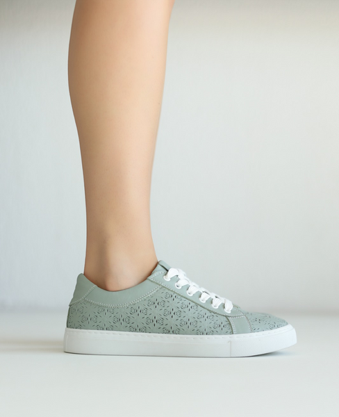 Holetia Women's Mint Leather Sneakers