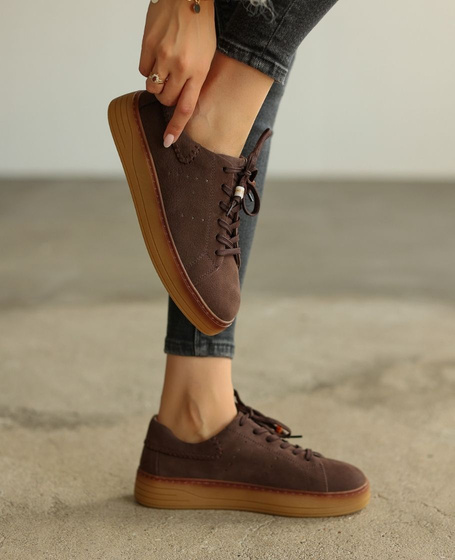 Skórzane czekoladowe sneakersy damskie Mezarie