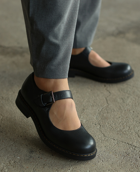 Delfina Women's Black Leather Low-Top Shoes