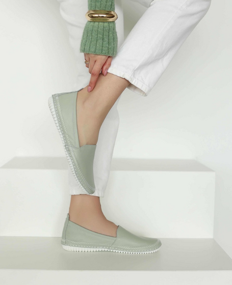 Gavella Women's Mint-Colored Leather Low-Cut Shoes