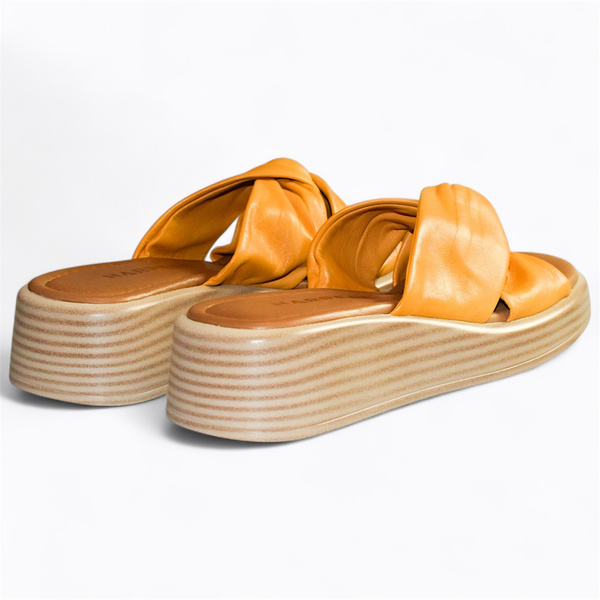 VARGELI WOMEN'S MUSTARD-COLORED FLIP-FLOPS