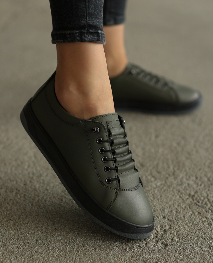 Skórzane oliwkowe sneakersy damskie Arestia