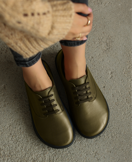 Serilda Women's Olive Leather Barefoot Low-Top Shoes