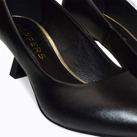 Simetta Women's Black Leather Pumps