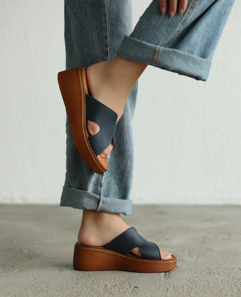 Opritia Navy Blue Leather Women's Flip-Flops