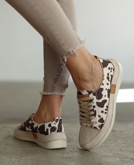 Fenleri Women's Beige Leather Low-Top Shoes with an Animal Print