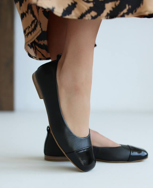 Rivanna Women's Black Leather Ballerina Flats