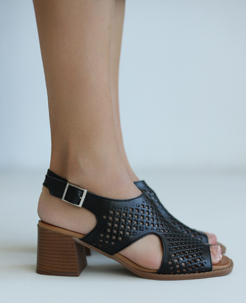 Darsina Women's Black Leather Sandals