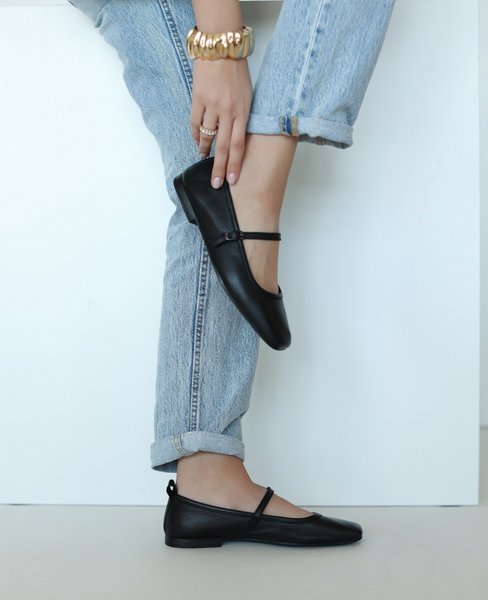 Irlinda Women's Black Leather Low-Cut Shoes