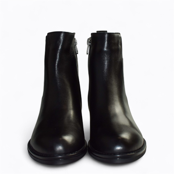Noravia Women's Black Leather Ankle Boots