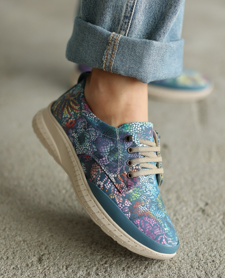 Mavinia Women's Blue Leather Low-Top Shoes