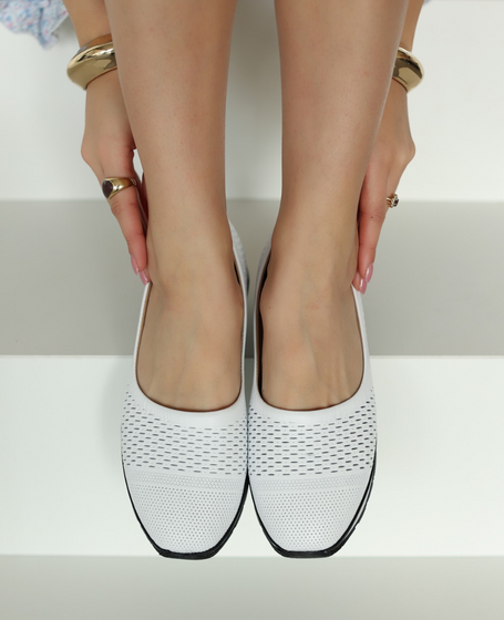 Belvita Women's White Leather Ballerina Flats