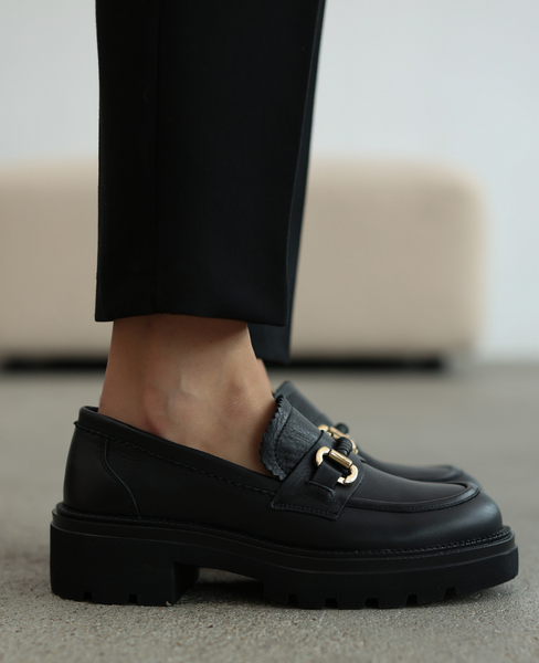 Belioni Women's Black Leather Low-Cut Shoes