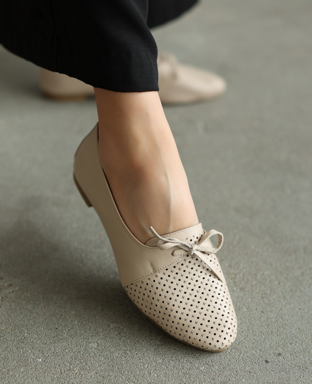 Julinea Beige Leather Women's Low-Top Shoes